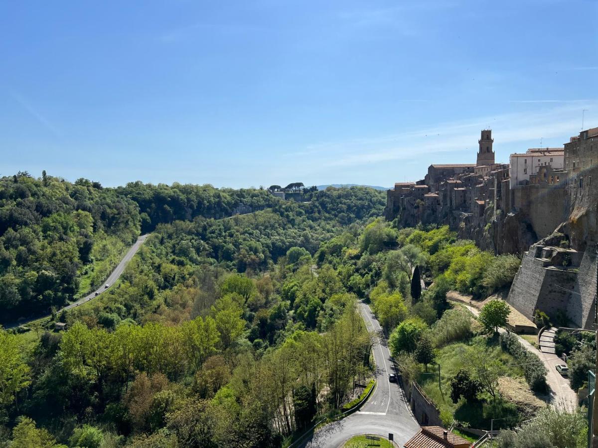 Affittacamere Licenza N.1 Presso La Magica Torre Pitigliano Bagian luar foto