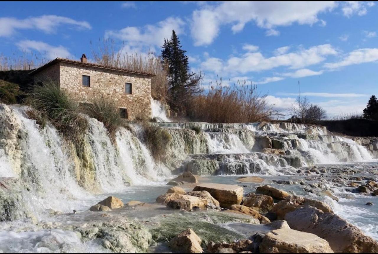 Affittacamere Licenza N.1 Presso La Magica Torre Pitigliano Bagian luar foto