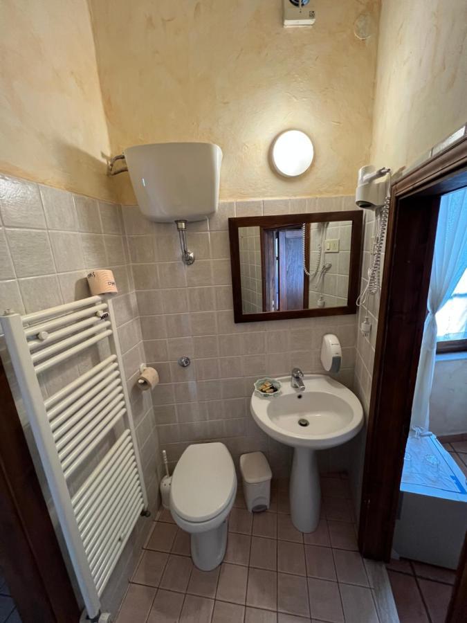 Affittacamere Licenza N.1 Presso La Magica Torre Pitigliano Bagian luar foto