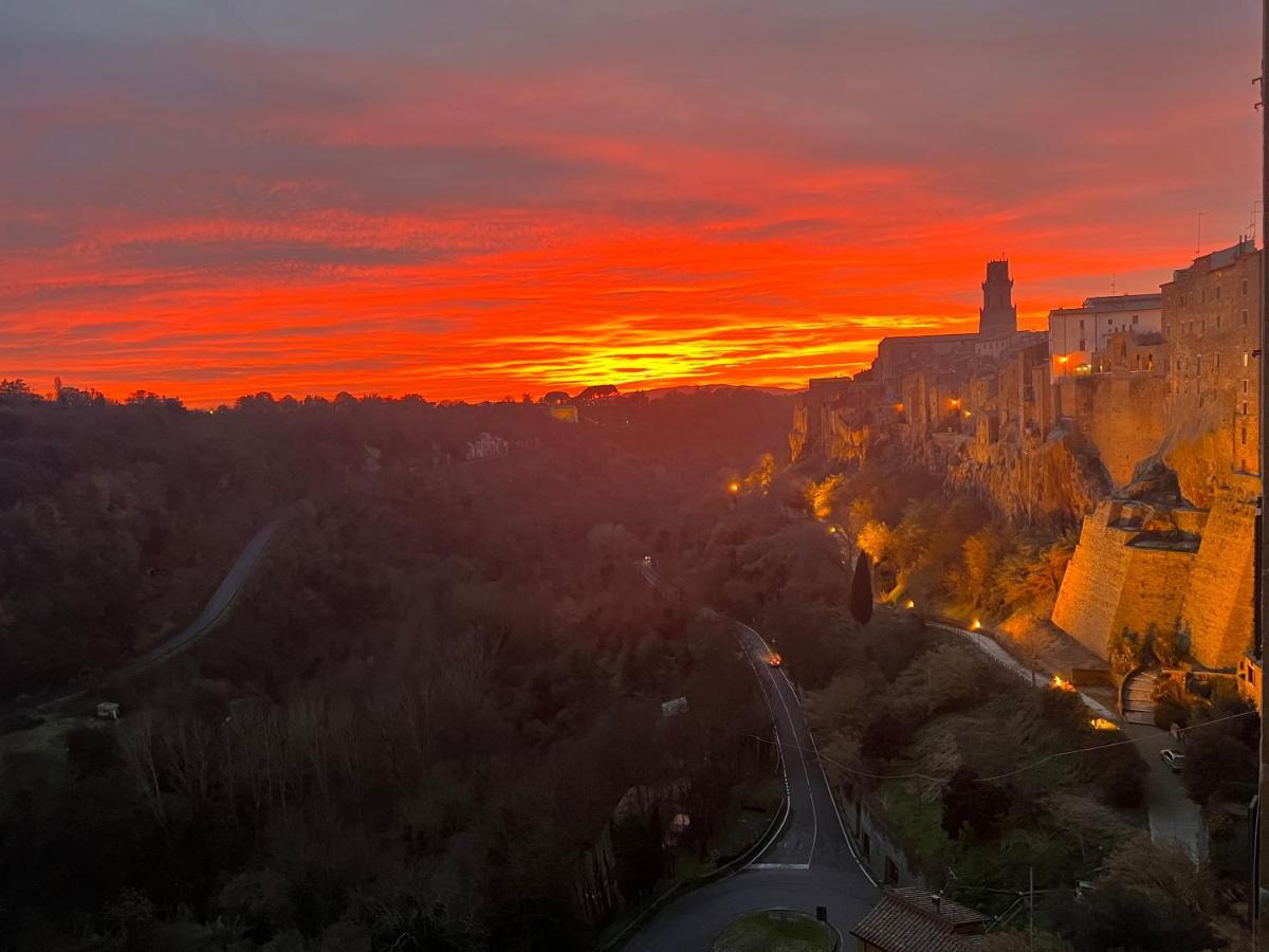 Affittacamere Licenza N.1 Presso La Magica Torre Pitigliano Bagian luar foto