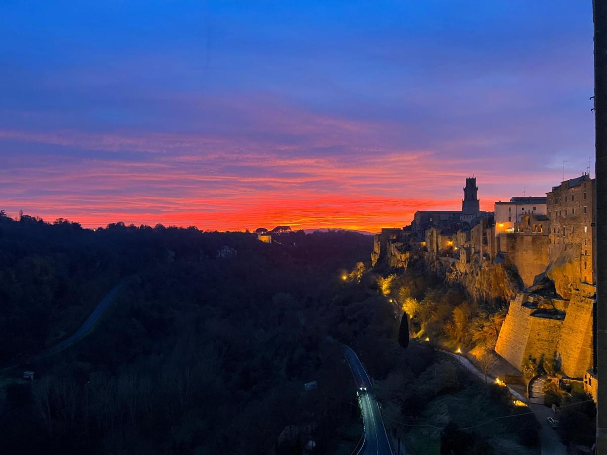 Affittacamere Licenza N.1 Presso La Magica Torre Pitigliano Bagian luar foto